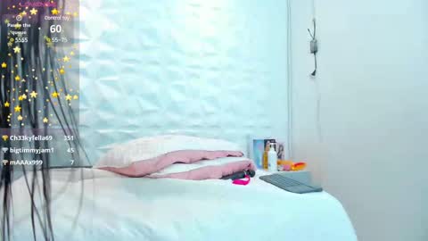  Nahomi  online show from 02.15.25