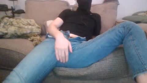 Snapshot of 029719 chatting on 12.05.25 Cute boi online show from 12.05.25