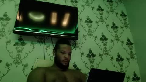 Snapshot of 0_kingsley chatting on 01.08.25 Kingsley online show from 01.08.25