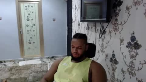 Snapshot of 0_kingsley chatting on 01.22.25 Kingsley online show from 01.22.25