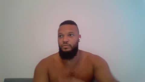 Snapshot of 0_kingsley chatting on 10.12.25 Kingsley online show from 10.12.25