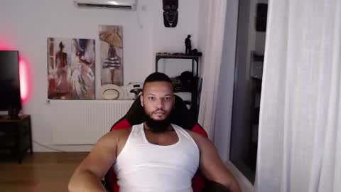 Snapshot of 0_kingsley chatting on 11.06.25 Kingsley online show from 11.06.25