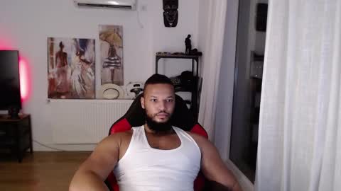 Snapshot of 0_kingsley chatting on 11.11.25 Kingsley online show from 11.11.25