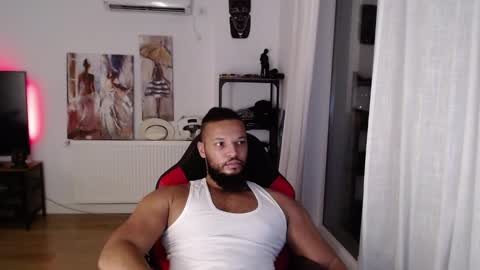 Snapshot of 0_kingsley chatting on 11.21.25 Kingsley online show from 11.21.25