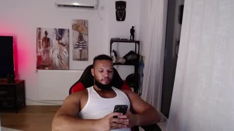 Snapshot of 0_kingsley chatting on 11.21.25 Kingsley online show from 11.21.25