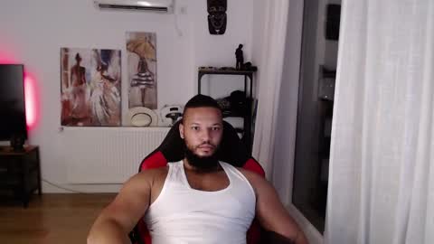 Snapshot of 0_kingsley chatting on 11.26.25 Kingsley online show from 11.26.25