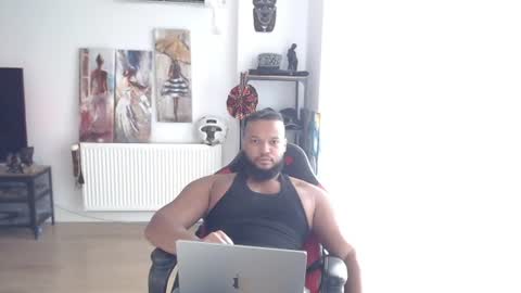 Snapshot of 0_kingsley chatting on 06.18.26 Kingsley online show from 06.18.26