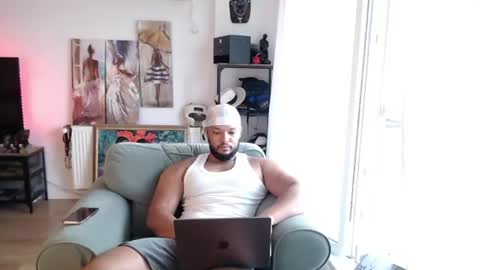 Snapshot of 0_kingsley chatting on 07.13.26 Kingsley online show from 07.13.26