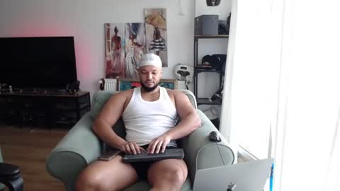 Snapshot of 0_kingsley chatting on 07.15.26 Kingsley online show from 07.15.26