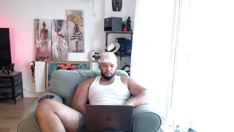 Snapshot of 0_kingsley chatting on 07.19.26 Kingsley online show from 07.19.26