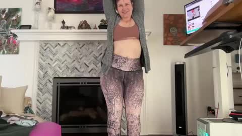 Aurora Willows online show from 02.26.25