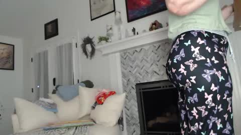 Aurora Willows online show from 10.26.25