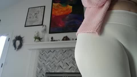 Aurora Willows online show from 02.23.26