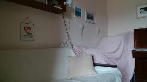 12ennie online show from 03.18.26