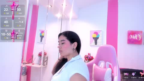 Snapshot of 15_scarlette chatting on 02.08.25 Scarlette online show from 02.08.25
