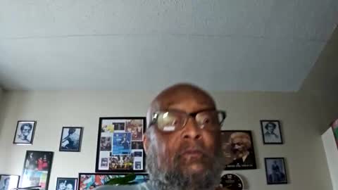 Snapshot of 1_2many chatting on 03.22.26 1_2many online show from 03.22.26