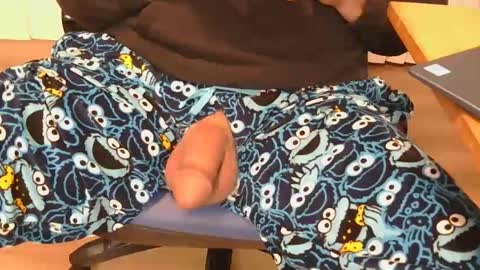 i erupt if you suck ur nipples 4 me and look at the camera while watching me online show from 05.28.26