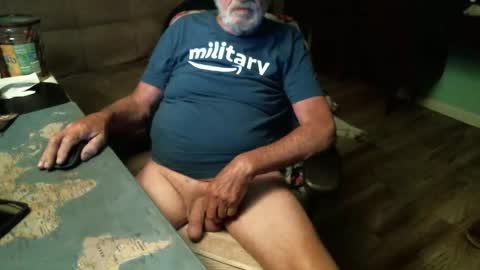 Snapshot of 1handyanddee chatting on 03.19.26 1handyanddee online show from 03.19.26