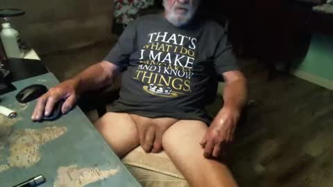 Snapshot of 1handyanddee chatting on 03.24.26 1handyanddee online show from 03.24.26