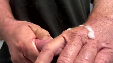 Snapshot of 1hunglo412 chatting on 10.12.25 1hunglo412 online show from 10.12.25