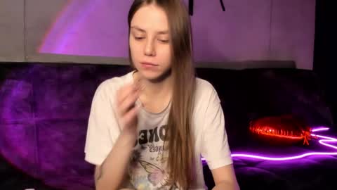 Lily 3 online show from 02.16.25