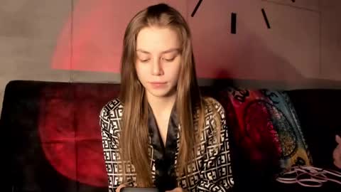 Lily 3 online show from 02.18.25