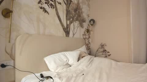 Lily 3 online show from 09.09.25