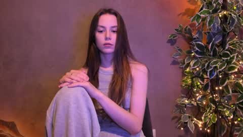 Lily 3 online show from 09.19.25