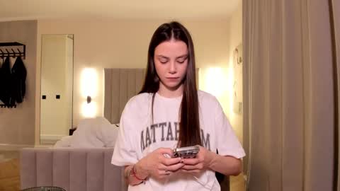 Lily 3 online show from 01.10.26