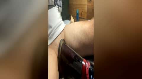 Snapshot of 1loveclams chatting on 06.14.26 Crimsonstud online show from 06.14.26