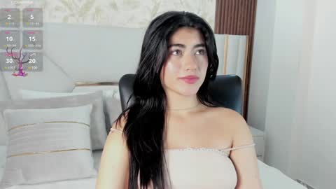 Snapshot of 1m_emily chatting on 01.16.25 . online show from 01.16.25