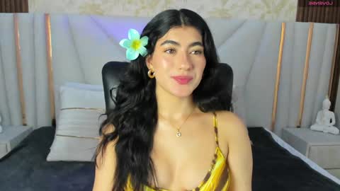 Snapshot of 1m_emily chatting on 01.29.25 . online show from 01.29.25