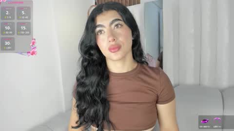 Snapshot of 1m_emily chatting on 09.28.25 . online show from 09.28.25