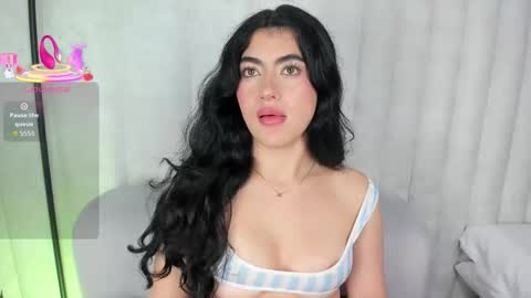 Snapshot of 1m_emily chatting on 11.19.25 . online show from 11.19.25