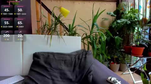 Moona  online show from 09.12.25