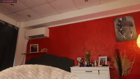 Snapshot of 1rosell chatting on 06.23.26 GLORYA online show from 06.23.26