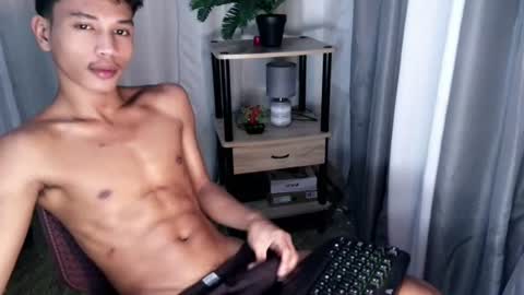 Snapshot of 1sweetloverxx chatting on 07.16.26 1sweetloverxx online show from 07.16.26
