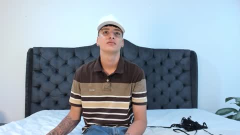 Snapshot of 1threestar chatting on 09.25.25 1Threestar online show from 09.25.25