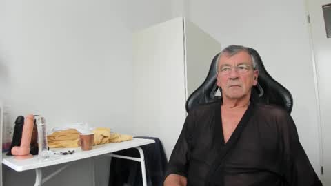 Henk online show from 10.21.25