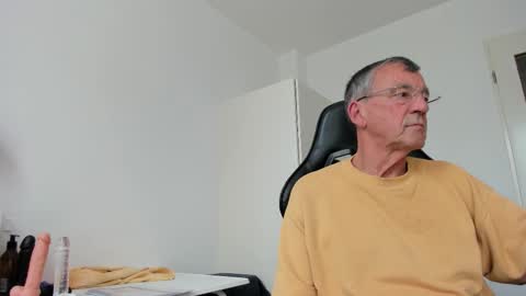 Henk online show from 10.23.25