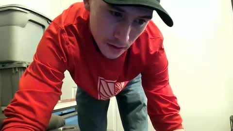 Snapshot of 21yearsy0ung9icheshung chatting on 12.08.24 AlecurClit online show from 12.08.24