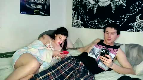 Snapshot of 21yearsy0ung9icheshung chatting on 03.04.25 AlecurClit online show from 03.04.25