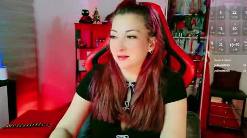 Snapshot of 2diamond_eyes chatting on 12.20.25 Arianna online show from 12.20.25