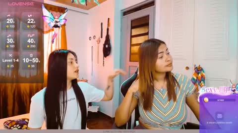 Snapshot of 2girls__dream chatting on 01.26.25 samantha sharon online show from 01.26.25