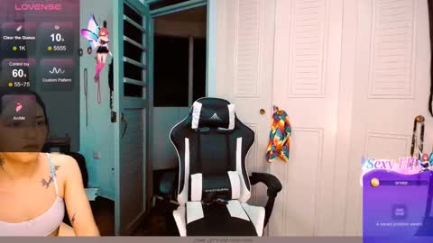 Snapshot of 2girls__dream chatting on 01.27.25 samantha sharon online show from 01.27.25