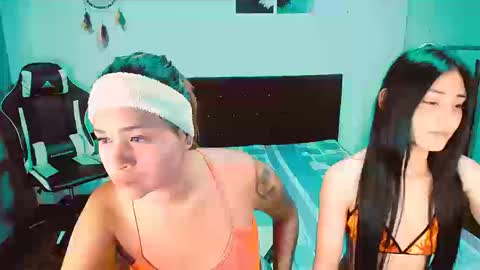 Snapshot of 2girls__dream chatting on 09.11.25 samantha sharon online show from 09.11.25