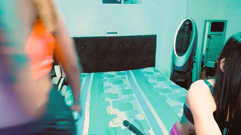 Snapshot of 2girls__dream chatting on 09.12.25 samantha sharon online show from 09.12.25