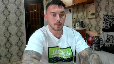 2sexymuscles online show from 10.17.25