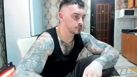 Snapshot of 2sexymuscles chatting on 03.11.26 2sexymuscles online show from 03.11.26