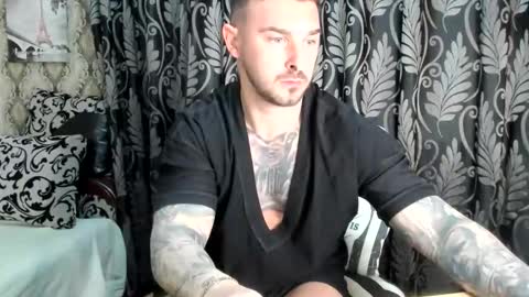 Snapshot of 2sexymuscles chatting on 03.18.26 2sexymuscles online show from 03.18.26
